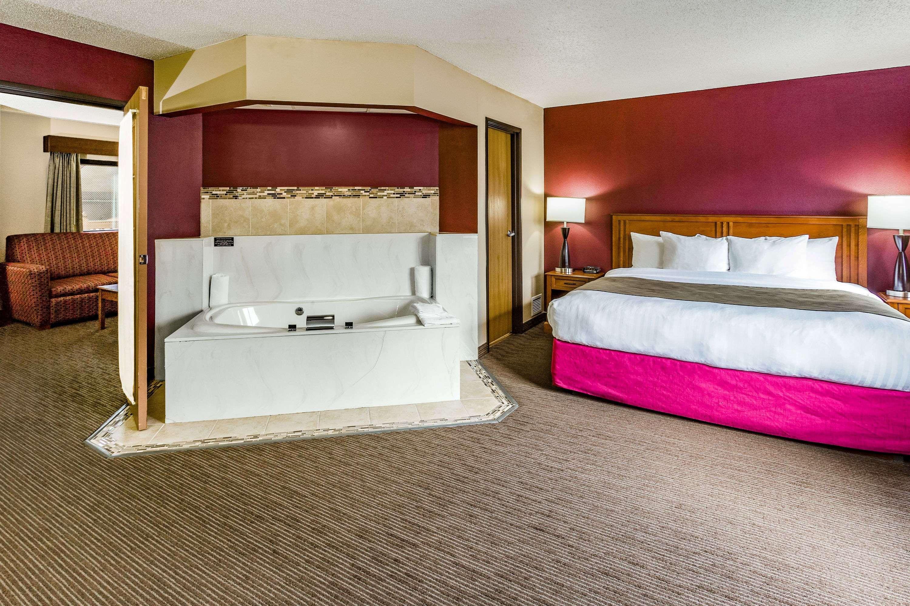 Americinn By Wyndham Duluth South Proctor Black Woods Event Ctr Bagian luar foto